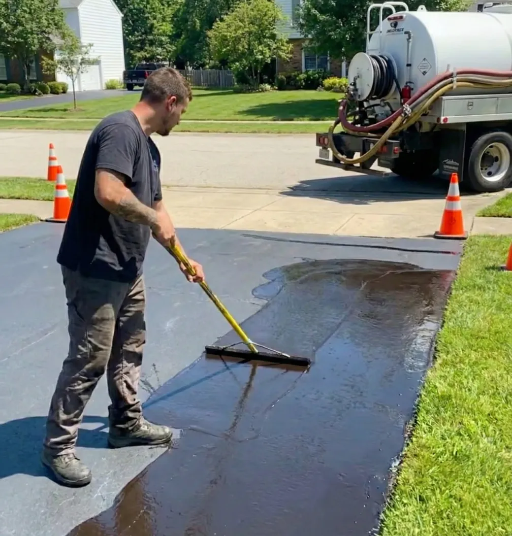 Asphalt Sealcoating